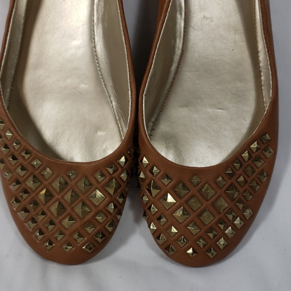 Shoes - Picture 2 of 4